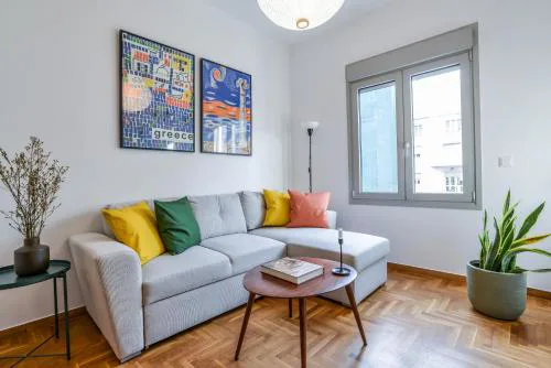 Central & Modern Flat Next to Panathenaic Stadium