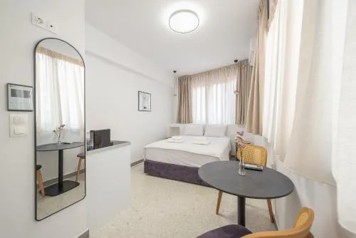 Centric Romantic Studio Zen Clio, Tessera Urban Apartments