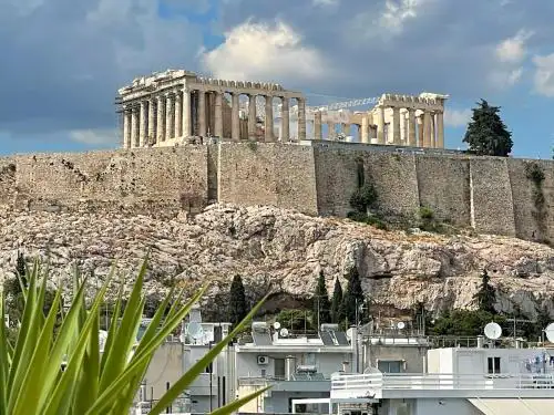 Charming Acropolis Flat with stunning 360 degrees building Roof Terrace