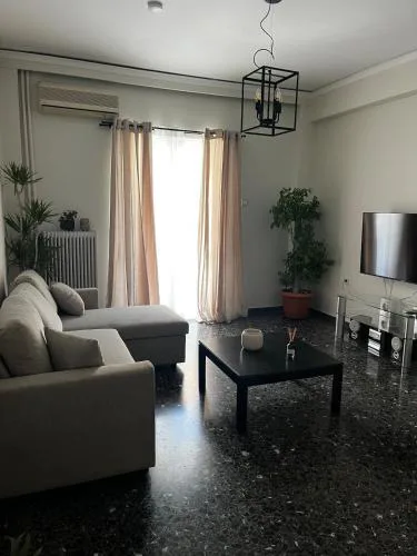 Charming Apartment, Walk to Metro & Markets