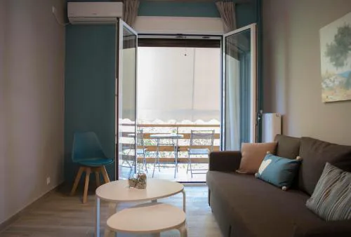 Chic and Minimal apartment close to Thissio Metro