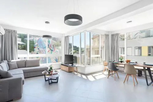 Chic New Apt with Acropolis View in Monastiraki