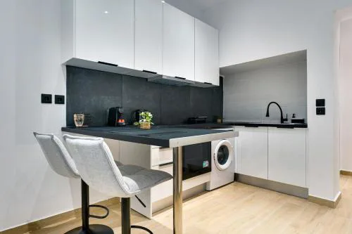CityLife apartment 2'from metaxourgio station 2B