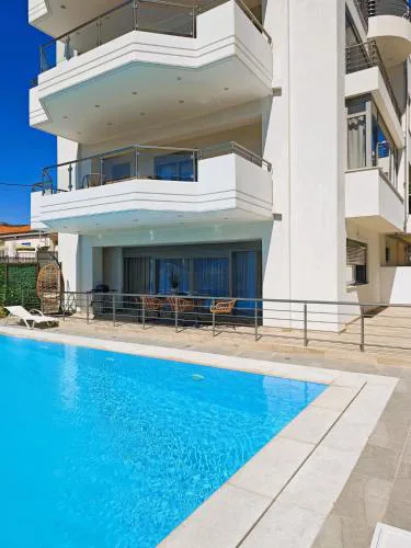 Costa Voula Shared Pool & Beach Apartment A2
