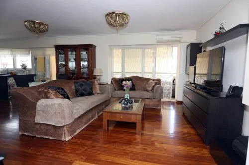 Cosy and Comfy near Niarxos and Athens Riviera