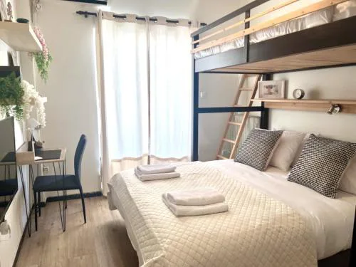Cosy studio in Pagrati Caravel, 4th floor