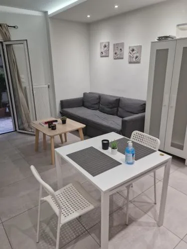 Cozy apartment at King George str Pagkrati