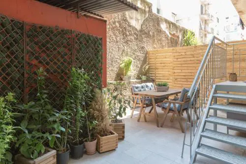 Cozy Flat with Terrace & Patio, next to Lycabettus