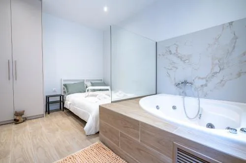 Cute apartment with jacuzzi