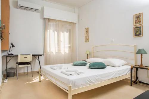 Cute Retro Apartment In Exarchia Neighborhood
