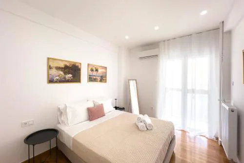 Eclectic Moonstone apartment in Athens