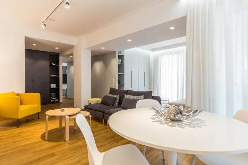 Elegance Vouliagmeni Gem Luxury Apt, Walk to Beach