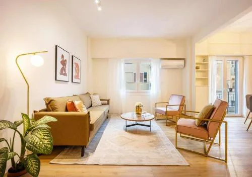 Elegant Apartment Steps from the Acropolis