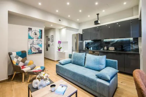 Elegant, Spacious and hitech apt at Koukaki