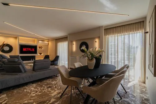 Elegant Suite a Stylish 3BR in Glyfada Center