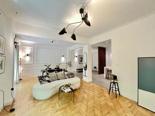 Elegant Two Bedroom Apartment a few steps from Plaka