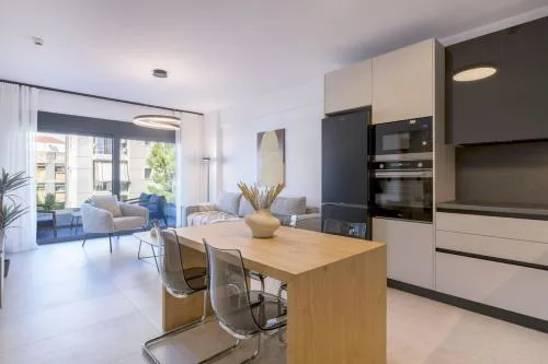 Elliniko Riviera - Family Apt Near Metro by MPS