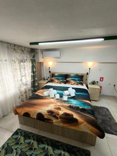 Emerald DesignHome near metro, tram, 10' Acropolis