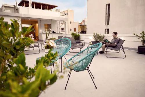 Emerald House Rooftop & Stylish Apartments In Central Athens