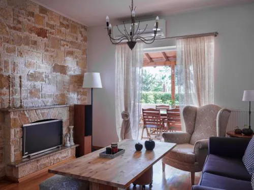 Evi's Voula Home
