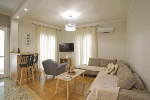 Fabi's Place Luxurious 2BR, Fully Renovated Apt