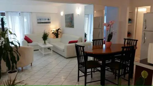Flor de Mayo,Apt in Alimos near the sea