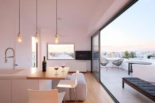 Glyfada Amazing Suite with sea view & jacuzzi