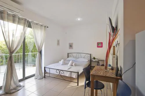 Glyfada Cozy Studio, WiFi, AC