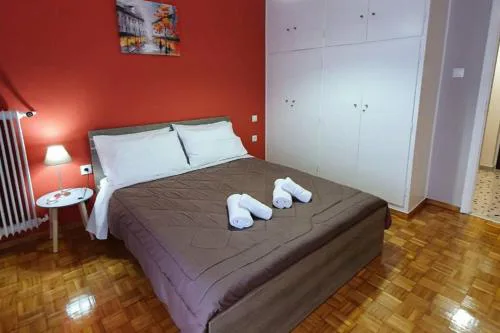 Greek hospitality in a modern apartment