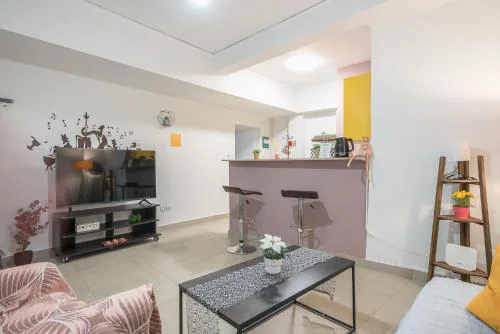 Ground floor apartment, 100m from metro Panormou