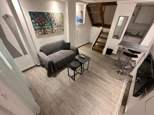 Ground floor next to Errikos Ntinan and Erithros