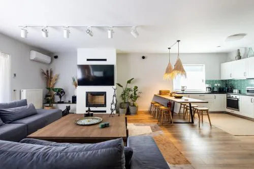 HeyDay Living South 8