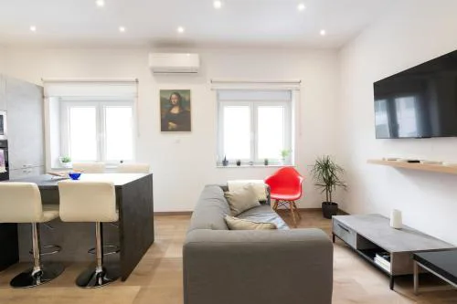 Hidden Gem - Cozy 2 bedroom apartment in Ilioupoli