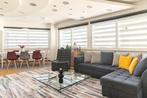 HighEnd 5BDR NewApt w/Breathtaking Acropolis View