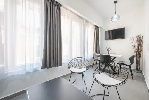 Iguana Gold Luxury Suites 2 ( 1 min from Ermou street)