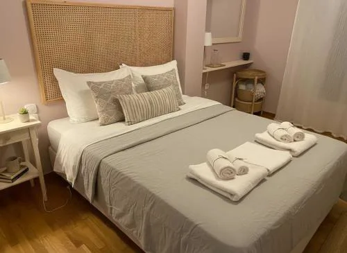 Iris 2 Bedroom with Balcony in Pagkrati