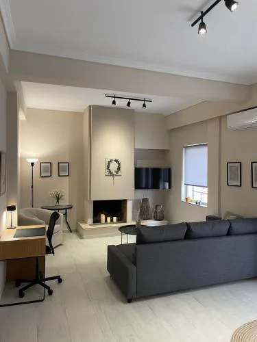 Kolonos Comfort Design Flat for Easy City Living