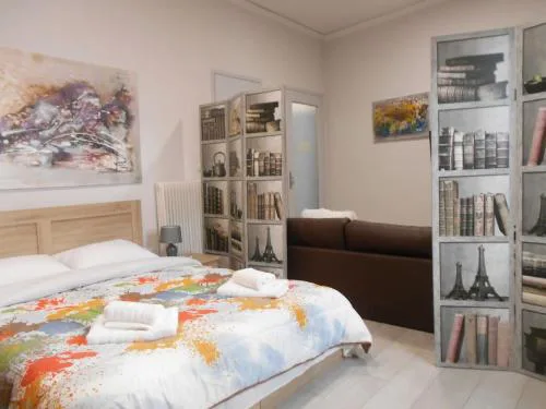 Koukaki-close to Acropolis(Stone apartment)