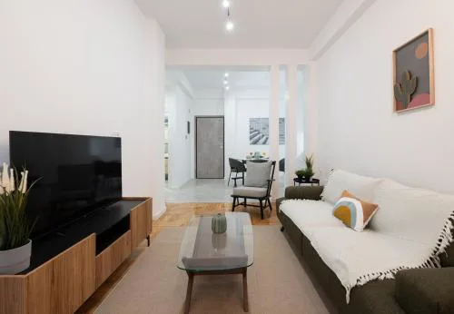 LIV - Comfortable & Stylish Escape in Pagrati