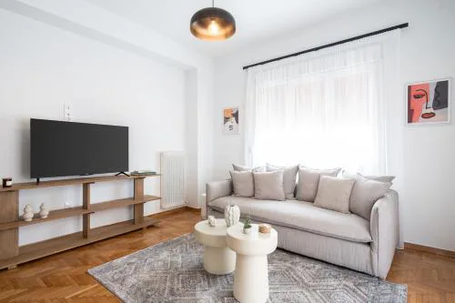 LIV - Premium Pagrati Apartment with View