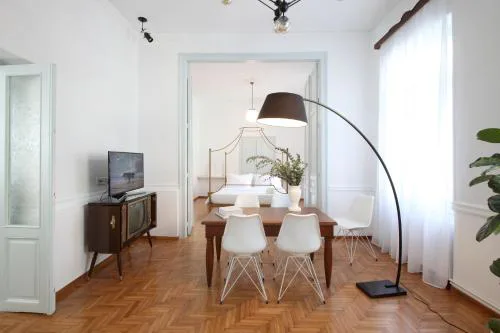 Live in Athens, THISEIO Historic House