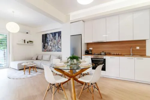 Luana's Charming Apart in Pagrati