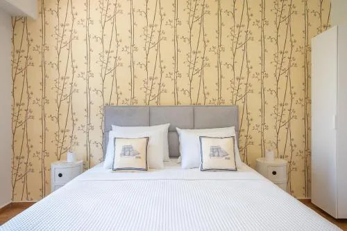 Luxurious Artistic Apartment- Kolonaki