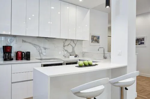 Luxurious Spacious Apt next to Hilton Hotel