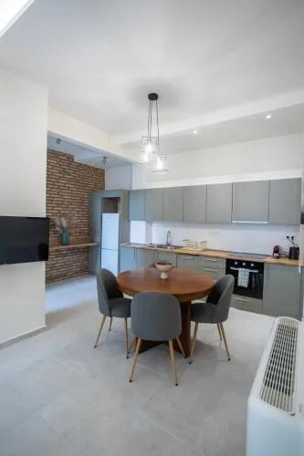 Luxury 2BA in Thissio and next to ancient city of Athens