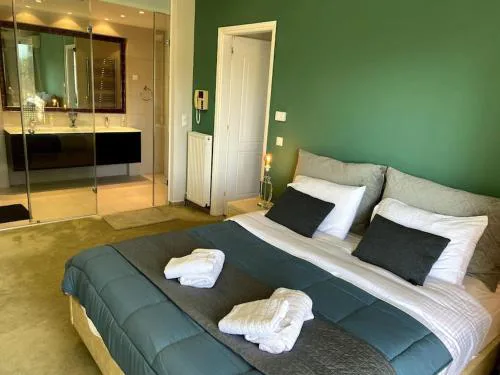 Luxury 4BR with 3 Bathrooms Apartment in Marousi