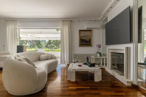 Luxury Apartment Demokratias