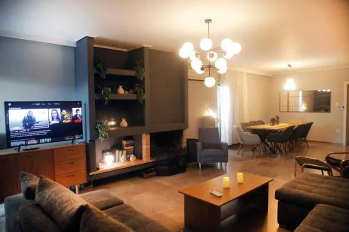 Maisonette Chalandri by DV10 Family House Luxury Oasis