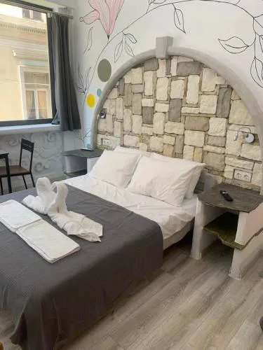 Manello Home Art