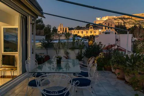 Massive 2 Apartment Combo Unbeatable Acropolis Views Sleeps 9